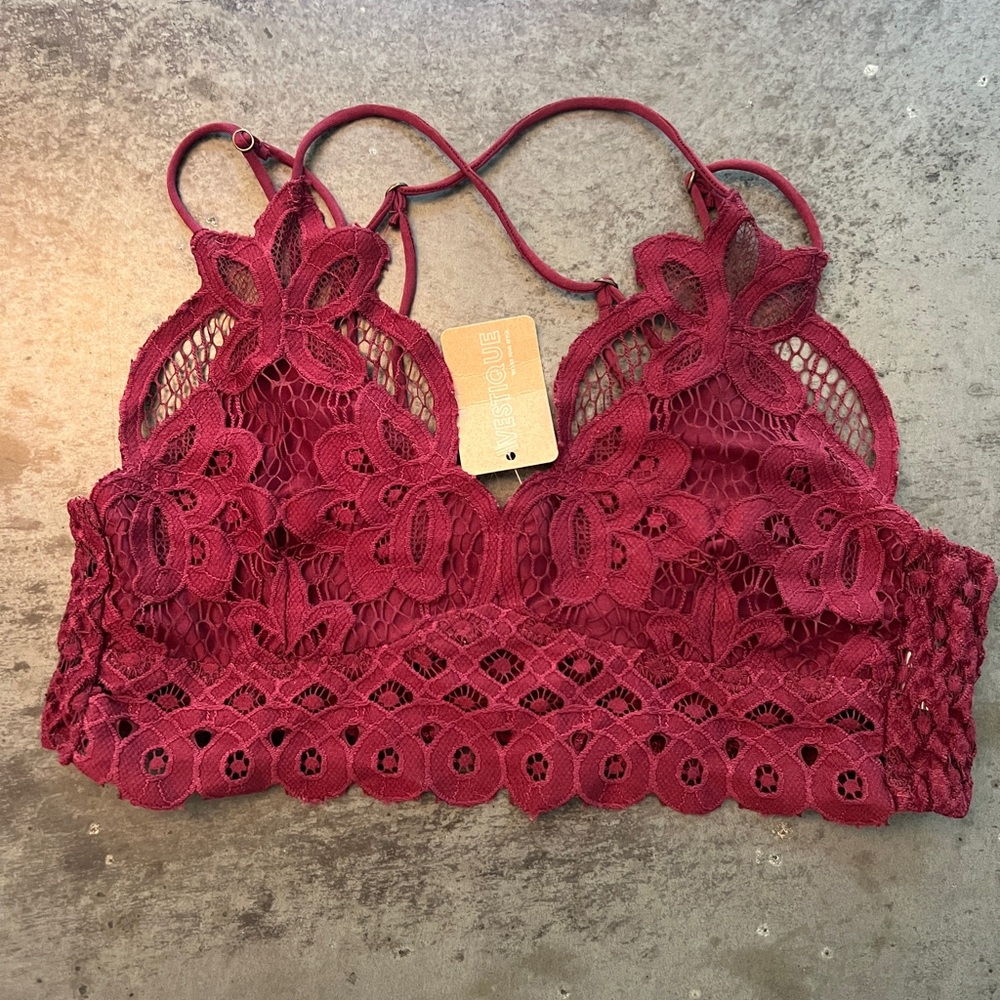 Burgundy Bralette. Sz M (new with tag)